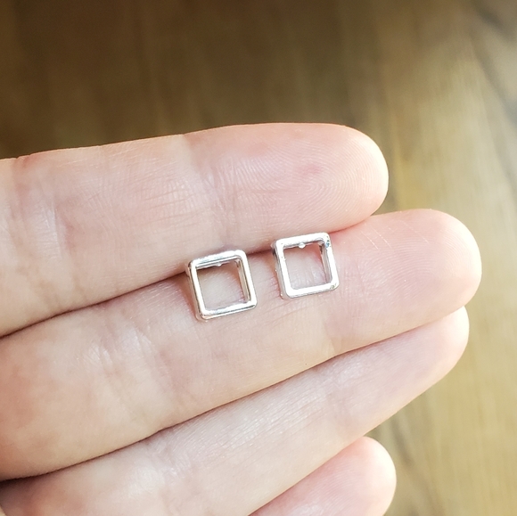 NWOT Tiny Silver Square Stud Earrings - Picture 8 of 10